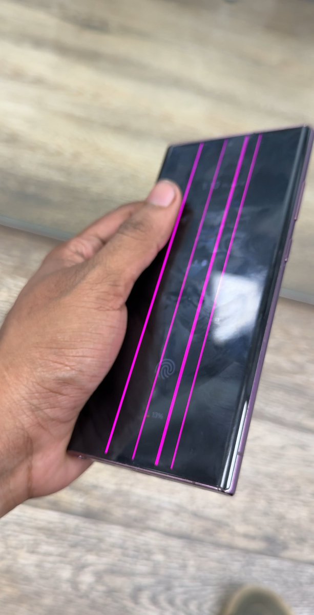 AntonyBright_'s tweet photo. Hey @SamsungIndia, my Galaxy S22 Ultra, which is out of warranty but in perfect condition with no physical damage, developed a display line right after a software update. Clearly a software issue on your end. Please resolve this — loyal customers deserve better! https://t.co/9ggSExHmR9