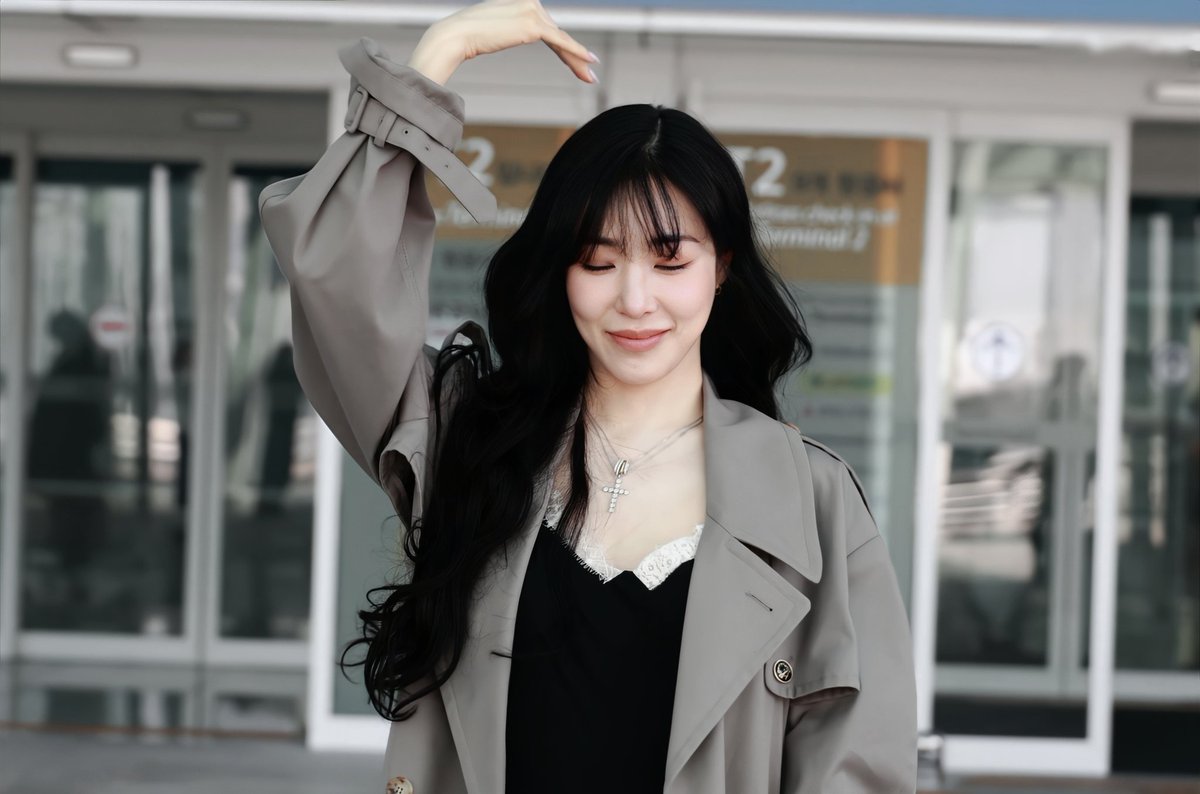 GG8_EDIT's tweet image. 250411 인천공항 티파니 영 

#티파니영 #티파니 #Tiffany #TiffanyYoung