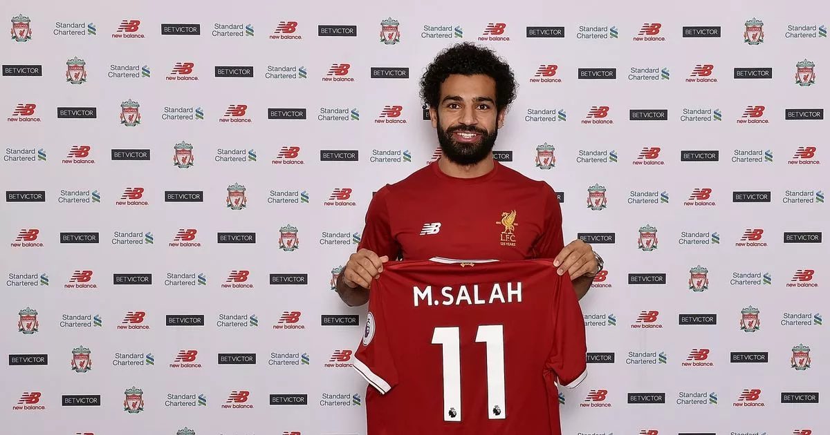 indykaila's tweet photo. Today’s date is 

11th - day 
4th - Month 

@MoSalah wears the number 11 shirt

@VirgilvDijk wears the number 4 shirt 

Do the maths…

Keep a close eye on @LFC website. https://t.co/lLvLudeCDD