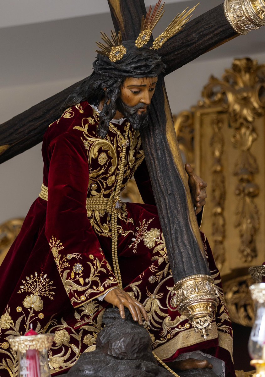 EspDeTriana's tweet photo. ACTUALIDAD | El Santísimo Cristo de las Tres Caídas, dispuesto en su paso de misterio de cara a su próxima salida procesional en la Madrugada del Viernes Santo 

#EsperanzaDeTriana https://t.co/W0sMmKMf9X