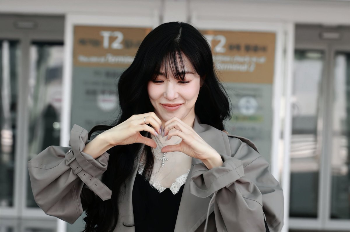 GG8_EDIT's tweet image. 250411 인천공항 티파니 영 

#티파니영 #티파니 #Tiffany #TiffanyYoung