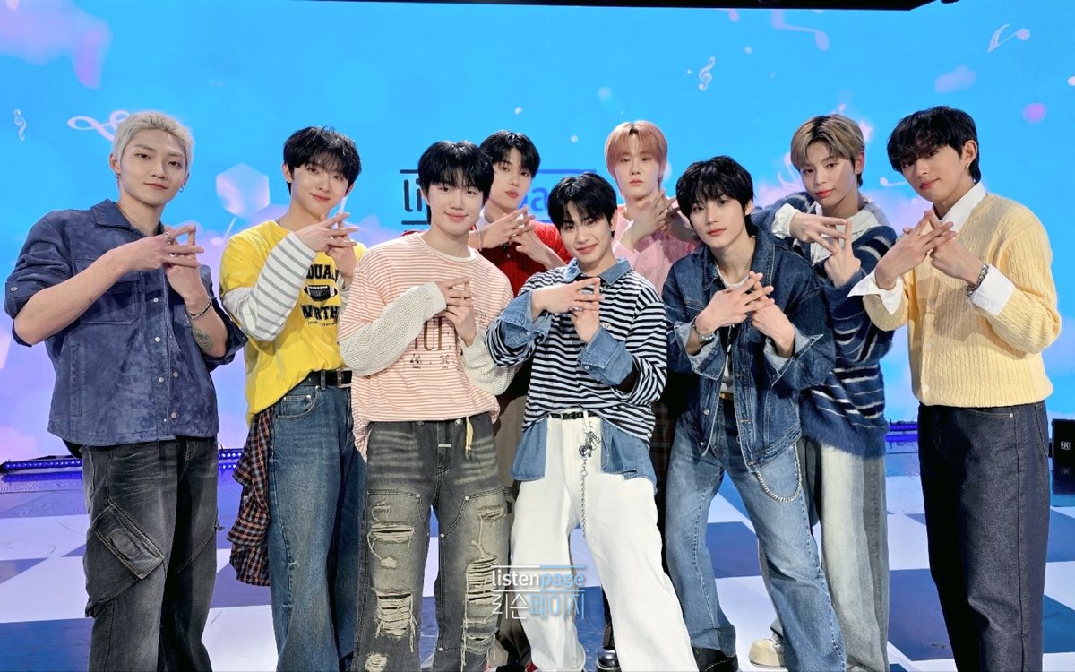 [📸기록 페이지]

리슨페이지 시즌2의 첫번째 주인공 💗EVNNE💗

이븐하게 익은(?) 7명의 매력둥이 EVNNE의 끼부림 대방출 사건!
ENNVE들 눈 호강👀 귀 호강👂 엔돌핀 폭발!💥 했나요~?😮

⬇️풀버전 영상도 잊지 말고 즐거운 금요일 밤 되세요 🪩✨
🎵첫사랑 
🔗 youtu.be/3MF5-gkP4lI 

🎵Red Sun