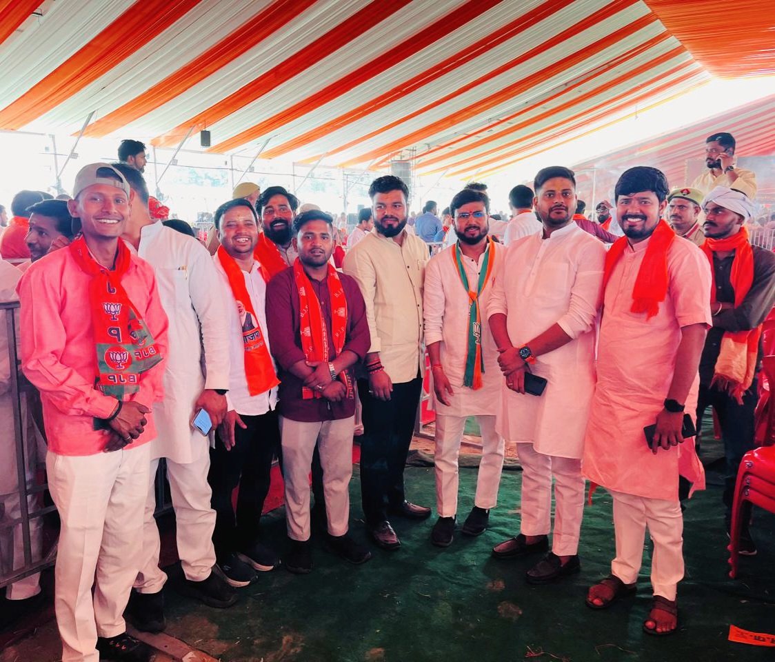 SatvikBjp's tweet photo. सेवापुरी के मेंहदीगंज वाराणसी में काशी के लोकप्रिय सांसद/देश के यशस्वी प्रधानमंत्री आदरणीय श्री @narendramodi जी व (UP) के मा० मुख्यमंत्री श्री @myogiadityanath जी अन्य जनप्रतिनिधियों के साथ विभिन्न लोक-कल्याणकारी विकास परियोजनाओं का लोकार्पण/शिलान्यास कार्यक्रम में सम्मिलित हुआ https://t.co/161l2ixsn5