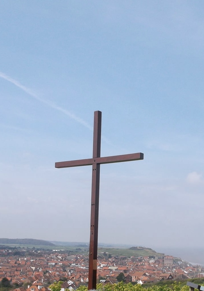 When we are willing to do so, we can accept God’s invitation to empty ourselves and work for the good of all.

#lent2025 #Easter #faith #hope #love #motivation #joy #Jesus #livinghope