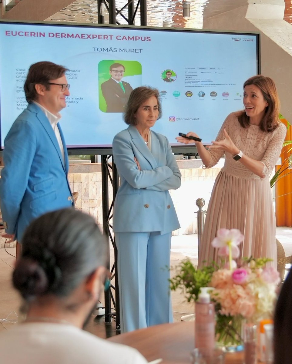 EucerinES's tweet photo. 🌟 II Edición de #DermaExpertCAMPUS 2025 con nuestra embajadora @dr_anamolina 

👩‍⚕️ @tomasmuret, farmacéutico experto en dermofarmacia, y la Dra. Yolanda Gilaberte, (@aedv_es) han enseñado a los Skin y Pharma Influencers a identificar, tratar y prevenir las #manchasenlapiel. https://t.co/4ixhw4dA4m