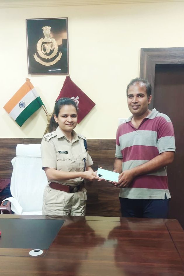 In our continued effort to serve the people of Khordha, Cyber Cell has recovered and handed over a lost cell phone to the rightful owner within a month of receiving the missing report.