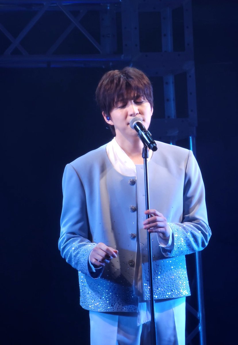 muzzangi's tweet photo. 저는 수현이의 얼굴을 좋아한다고 말했지만..
사실은 수현이가 노래할 때가 가장 좋습니다.
노래할 때의 그 얼굴을 가장 좋아합니다.

20250411 SHINSOOHYUN SOLO CONCERT [I AM] IN JAPAN 1st
#신수현 #SHINSOOHYUN #수현이
@shin_soohyun89 https://t.co/fQcUagW9CD