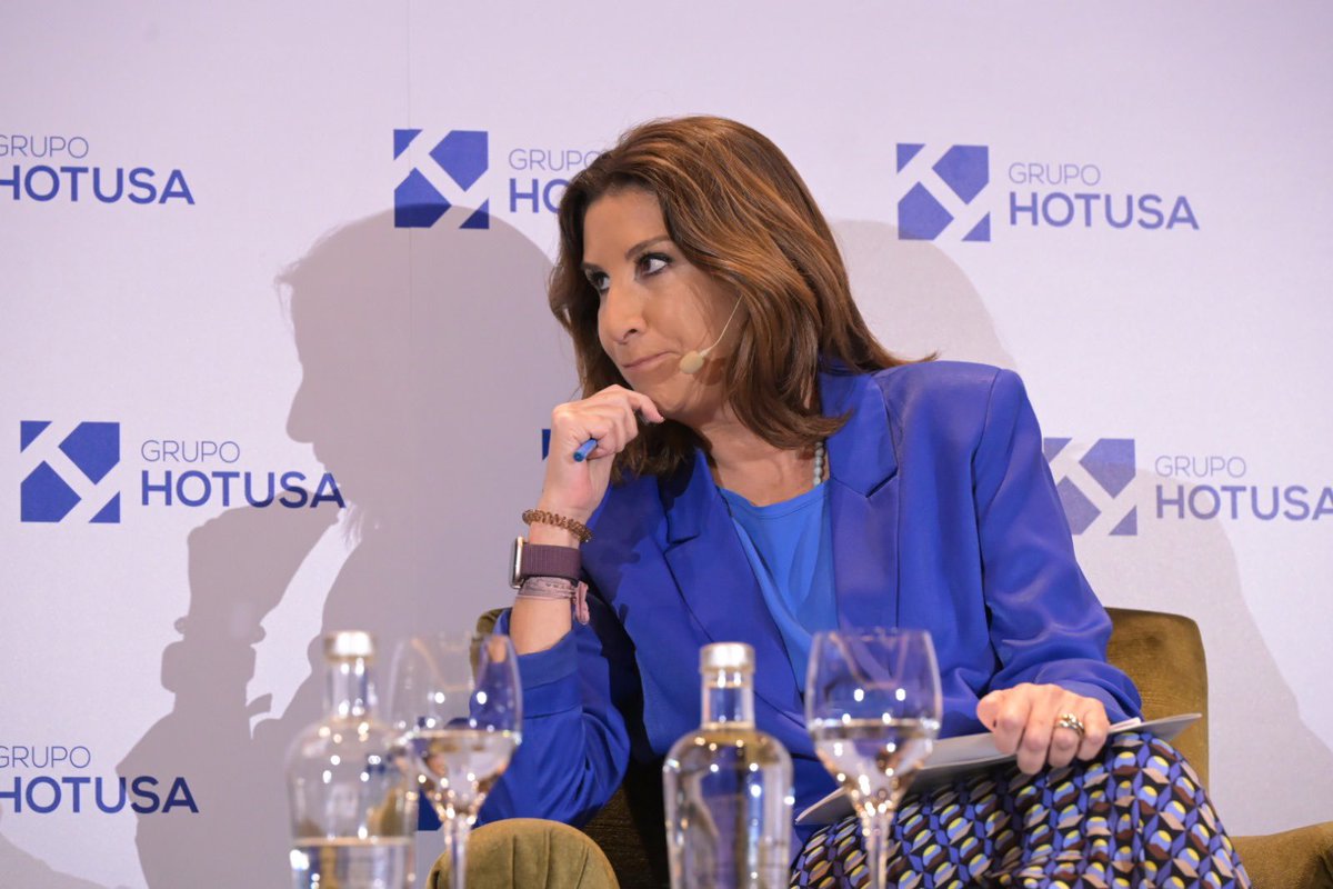 Gracias al grupo <a href="/Hotusa/">Grupo Hotusa</a> por la oportunidad de moderar una conversación apasionante entre <a href="/JuanMa_Moreno/">Juanma Moreno</a> y <a href="/garciapage/">Emiliano García-Page</a> 
No se pueden dar más titulares en menos tiempo!!! 
😘😘😘