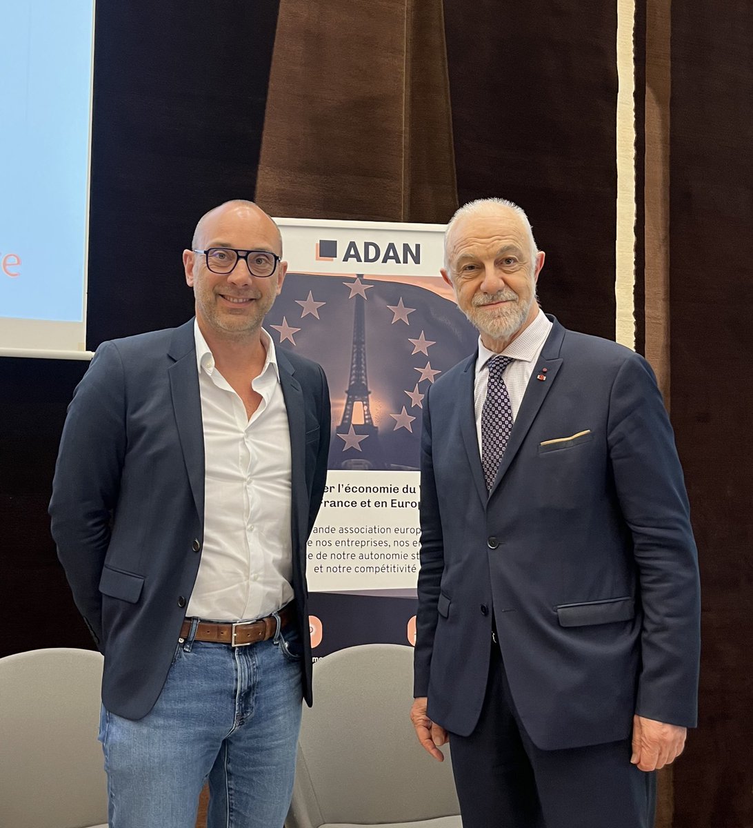 AmisMasMathieu's tweet photo. Suite @signalweek, #Bercy. Participation séance restitution étude annuelle @adan_asso sur #Web3,cryptos,@Bitcoin. Avec #LaurentOvion pdt. Déjà 10% des Français ont des cryptos. Vers adoption plus large, durable et institutionnelle en 2025 en #France et #Europe, vue actualité. https://t.co/dGIHsVDpSr