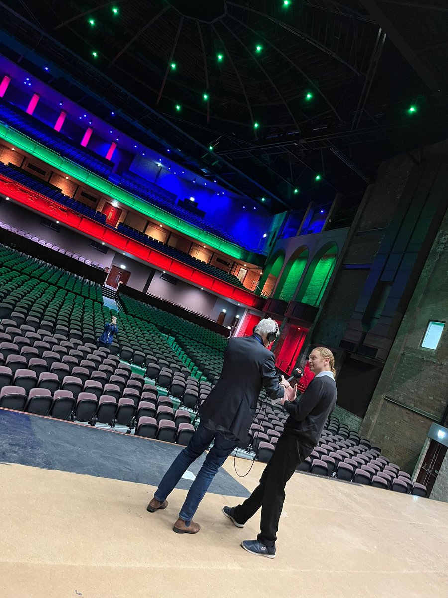 TrafalgarEnt's tweet photo. We’re delighted to welcome @thejeremyvine to @Bradford_Live today for his @BBCRadio2 show! https://t.co/sqFh4FcTPk
