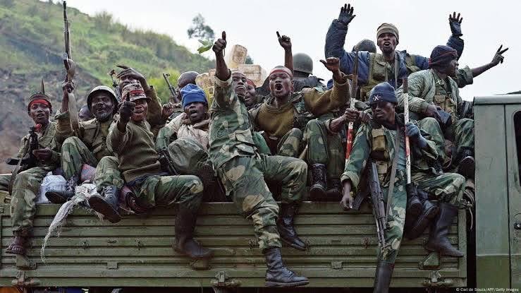 Dkm12450978's tweet photo. 🚨 BONNE NOUVELLE CE MATIN 🚨#RDC_vs_ les Rebelles #RWANDAIS 
Six villages libérés dans le territoire de #Kalehe !

Les Forces congolaises, appuyées par les vaillants Wazalendo, viennent de reprendre le contrôle de six villages stratégiques dans le groupement de #Mbinga Sud, au sein de la chefferie de #Buhavu, dans le territoire de #Kalehe (Sud-Kivu).

Cette avancée renforce la dynamique de reconquête du territoire national face aux agresseurs et marque un tournant dans les opérations en cours.

La résistance continue, la patrie se défend ! 🇨🇩🇨🇩🇨🇩🇨🇩🇨🇩🇨🇩🇨🇩