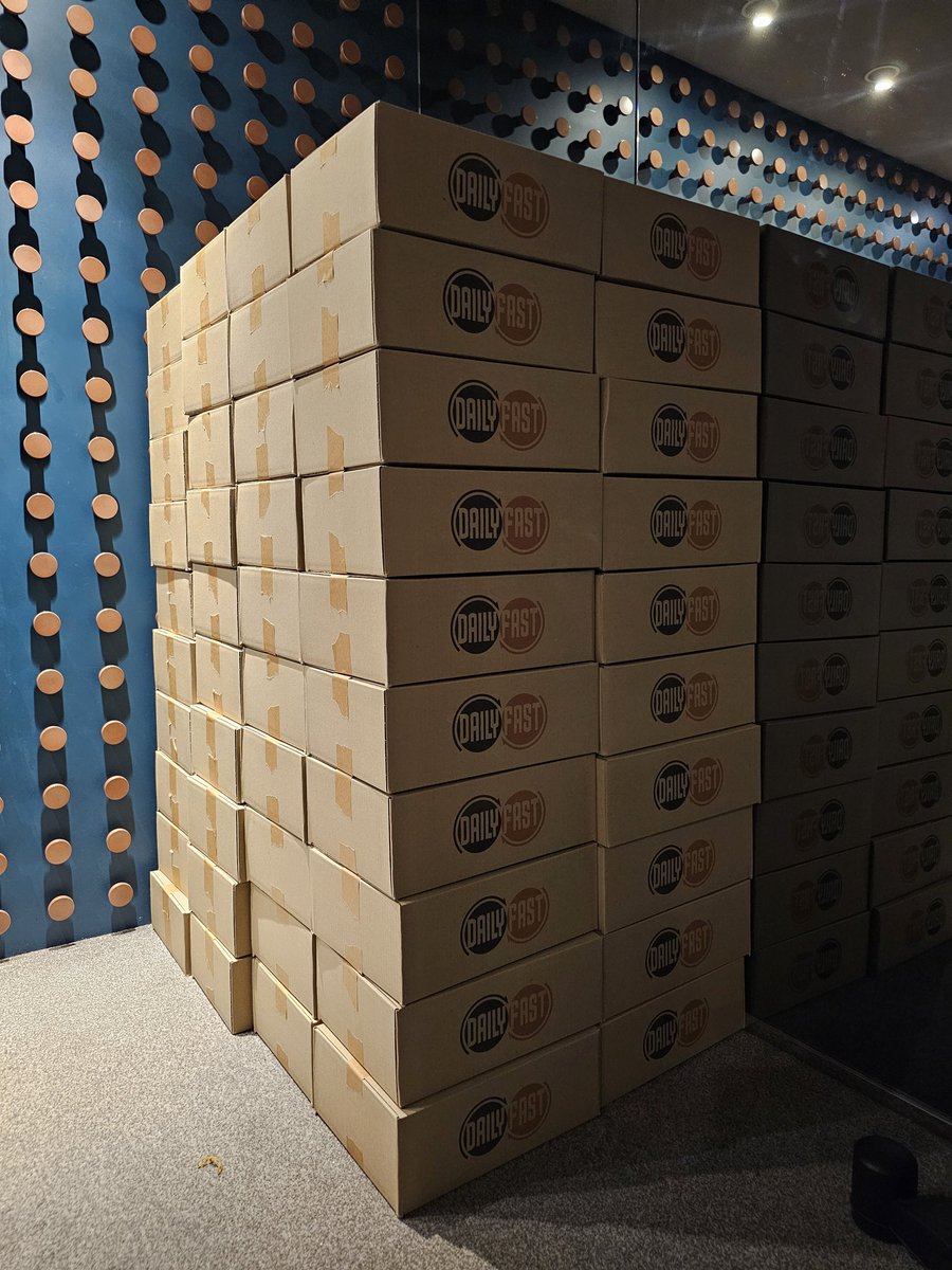 라스트 마일
무한 택배 증식 사건🫢
잠시 후 해피 프라이데이 상영회에서 만나요!
🚛 ··· 📦 📦 📦