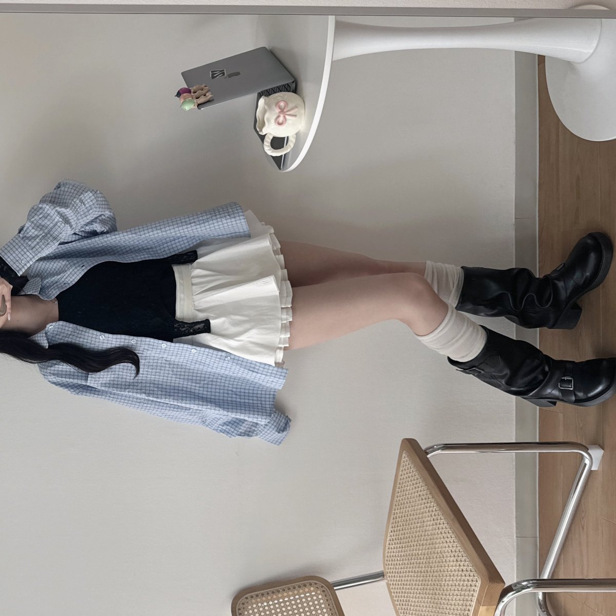 __chiaki_00's tweet photo. 春×白スカート、無敵では.. ೀ⋆⑅˚ https://t.co/t98hoCkcdv