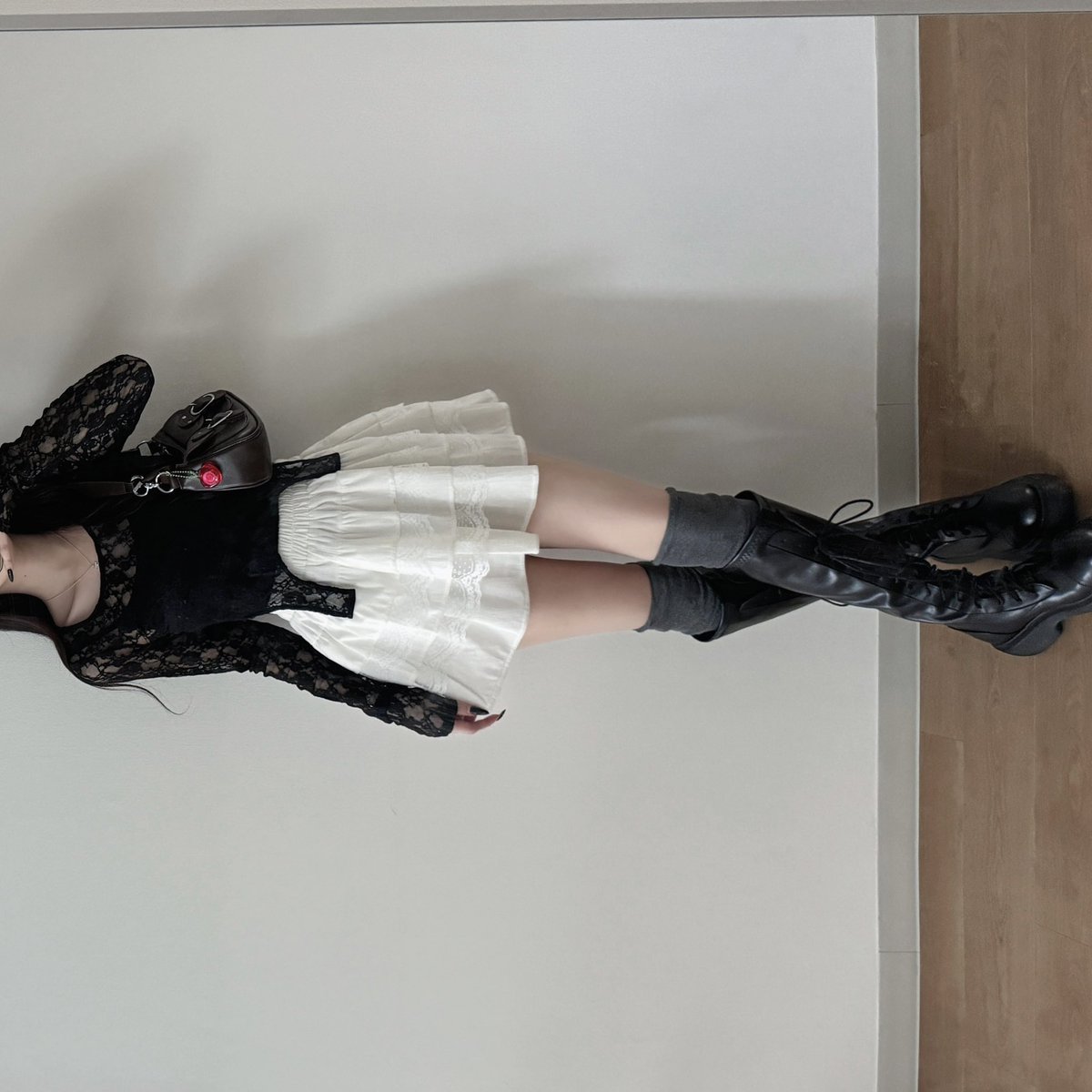 __chiaki_00's tweet photo. 春×白スカート、無敵では.. ೀ⋆⑅˚ https://t.co/t98hoCkcdv