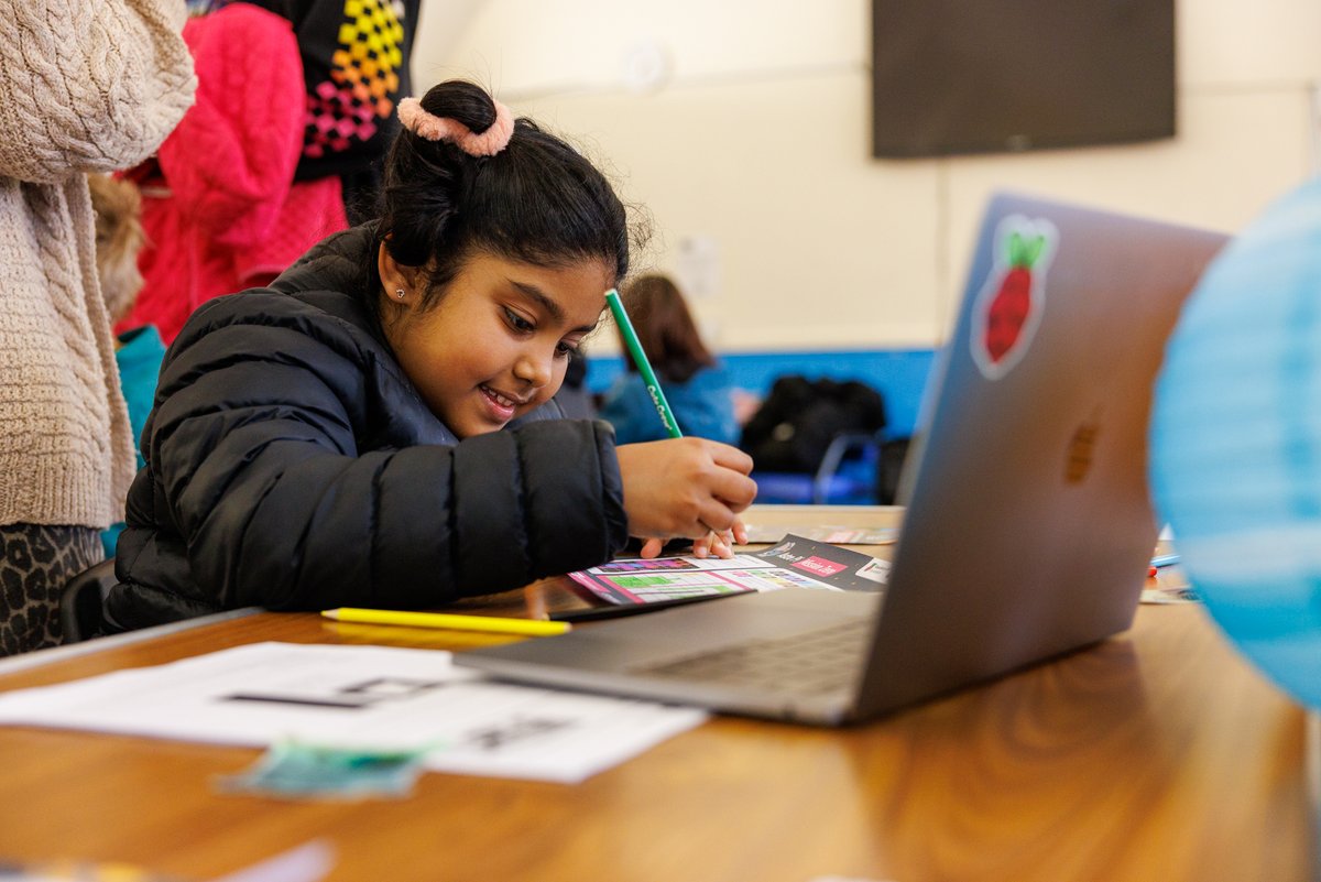 RaspberryPi_org's tweet image. Congrats to all #AstroPi 2024/25 participants 🎉

🌍 25,400+ joined #MissionZero 
🛰️ 320+ teams tackled #MissionSpaceLab

Flight updates coming soon 👀✨

📷 1 &amp;amp; 2 Norwich Science Festival and photographer Luke Witcomb