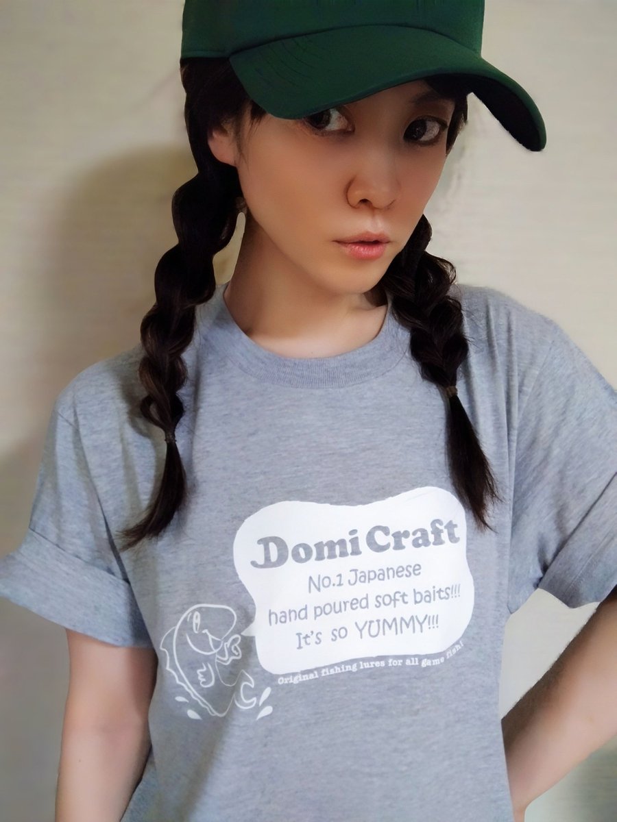 Luvmusic1103's tweet photo. DomiCraftさんのTシャツ😁去年買ったネイビーがかわいすぎて色違い買っちゃったー！Mサイズ少し大きいので袖口折り返してみたらいい感じになって満足🤩

#domicraft
#ドミクラフト https://t.co/DrqyZceKY9