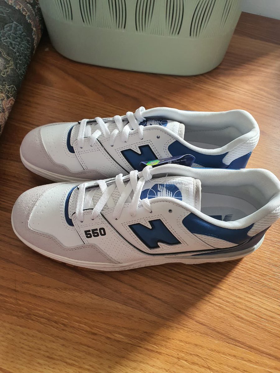 64pgs_'s tweet photo. wts sepatu new balance 550 size 41-44 760k nett new masih ada tag belum pernah dipakai inc box sepatunya juga yaa #zonajajan #zonauang #wts #newbalance https://t.co/0hXoSZejjB