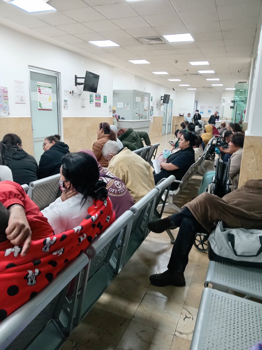 Javierjataricab's tweet photo. Es inaudito que el sistema de salud siga estando crasheado, @martibatres en qué momento piensas a ponerte a trabajar?
Dónde está el gran proyecto para el #Issste? Señoras y señores de más de 70 años padeciendo el mal trato por el personal, pareciera que no importa su dolor https://t.co/liqUPyBT1h