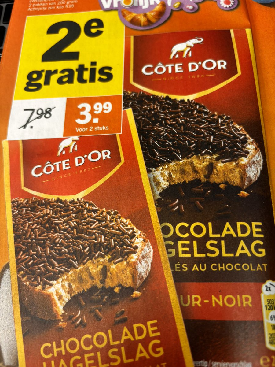 pragmarc's tweet image. Very cheap van @MDLZ @CotedOrBE @CD_CotedOr Dezelfde visual voor PUUR en MELK met andere kleurfilter…