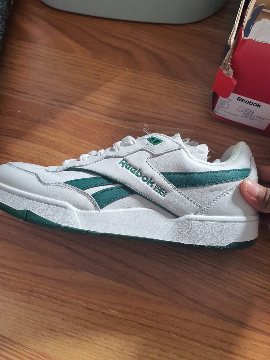 64pgs_'s tweet photo. wts sepatu reebok basketball bb 4000 size 39-44 679K masih ada tag belum pernah dipakai inc box sepatunya juga yaa, boleh nego tipiss #zonajajan #zonauang #wts #wtb https://t.co/t0Qr6sGIgy