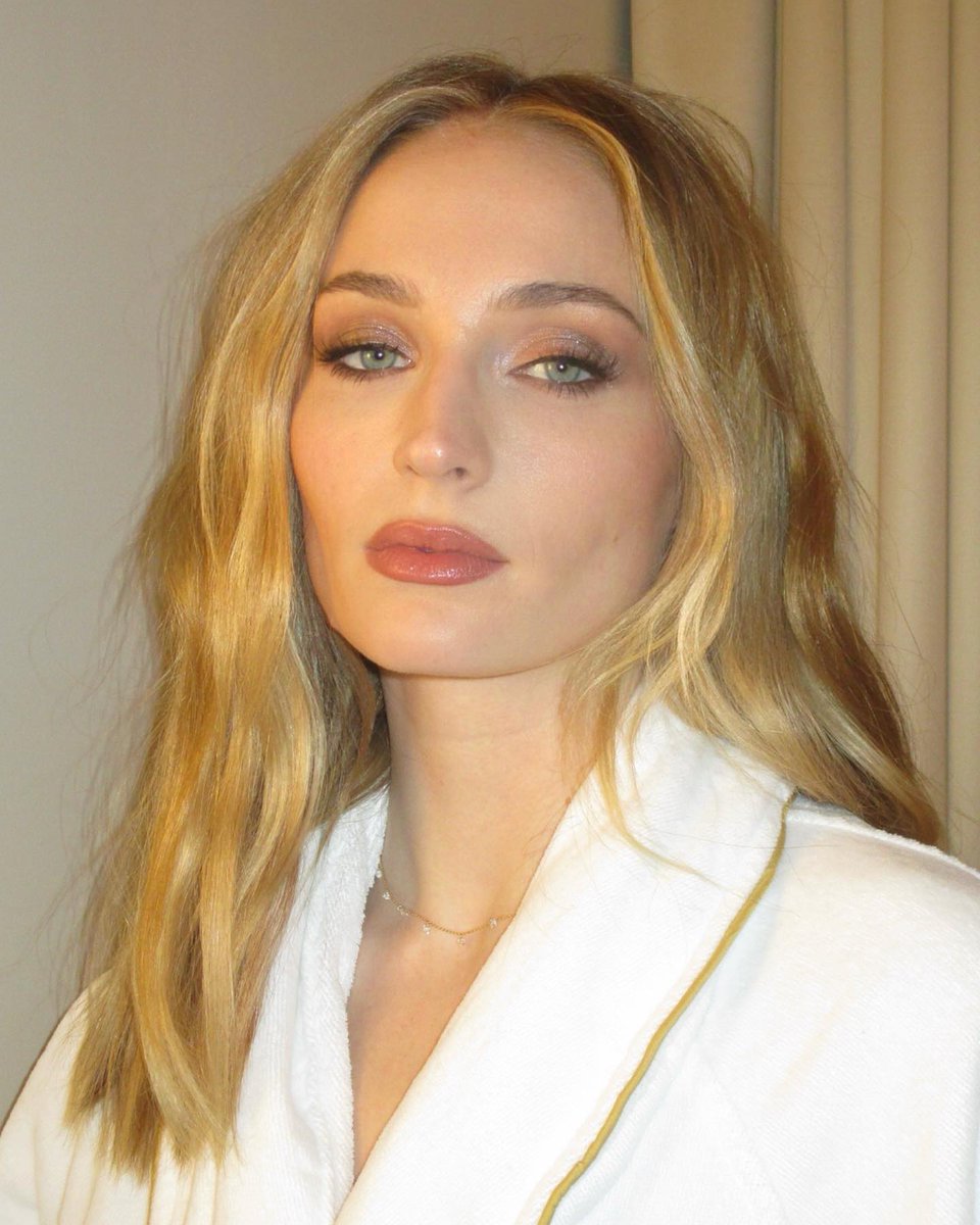 best of sophie turner tweet media