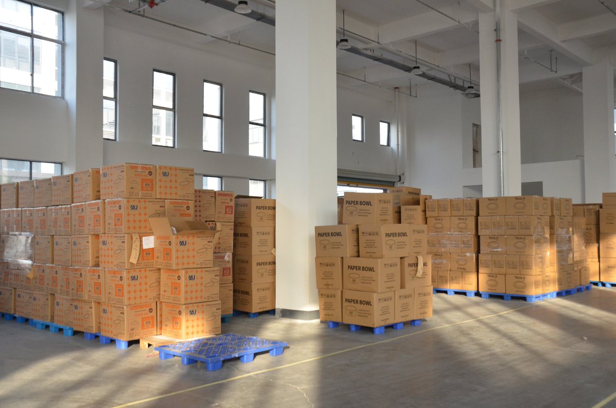 senangpacking's tweet photo. 🤩Show our kraft paper bowl in stock.
🚚Large quantities in warehouse, fast delivery.
🤝Custom sizes and printing available.
👇Inquiries are always welcome.

WhatsApp: +86 15375297961
Website:https://t.co/LHIkfFUyTx
#paperbowl #paperbowlsupplier #paperbowlfactory #foodbowl https://t.co/fpCiPrmwOp