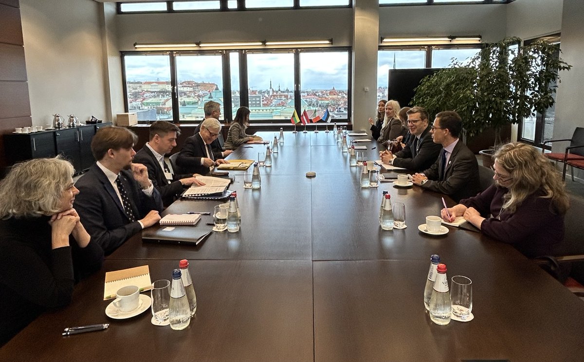 MFAestonia's tweet photo. Productive consultations in Tallinn today between Estonia 🇪🇪, Italy 🇮🇹, Latvia 🇱🇻, &amp; Lithuania 🇱🇹 .

Key topics: supporting Ukraine🇺🇦, strengthening European defence, &amp; enhancing NATO &amp; EU collaboration.

@ItalyMFA I @Latvian_MFA I @LithuaniaMFA https://t.co/7YDOxX3vJs