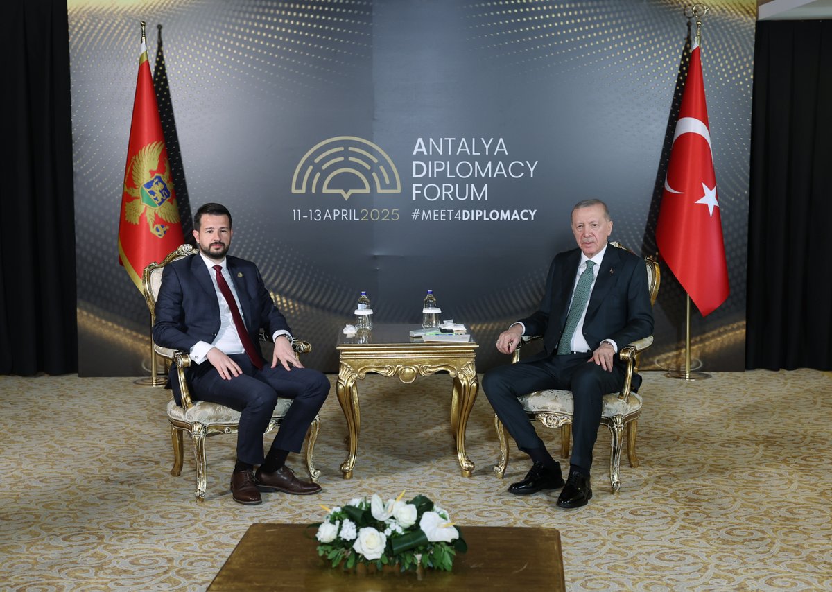 Cumhurbaşkanımız Sayın Recep Tayyip Erdoğan, 4. Antalya Diplomasi Forumu (ADF2025) kapsamında Karadağ Cumhurbaşkanı Jakov Milatovic ile bir araya geldi.