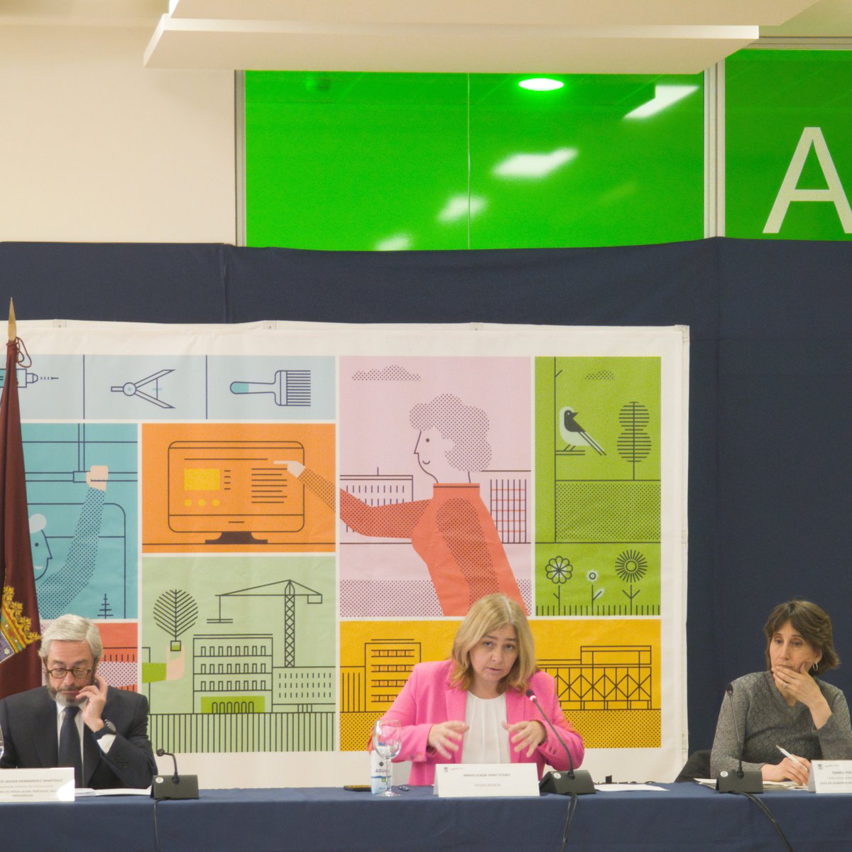 DecideMadrid's tweet photo. ⚙️🏙️ Si nos sigues, sabrás que #PlanSURES de @Madrid aprobó ayer 15 nuevas actuaciones, ¡que arrancan ya en 2025!
💶 Son 16,2 M€ para alcanzar el #reequilibrioterritorial en los 9 distritos #SURES, y el deporte viene PISANDO FUERTE! 👇
⚽ Mejoras y nuevas instalaciones en los CAMPOS DE FÚTBOL en el parque de San Isidro (@jmdcarabanchel), El Cañaveral (@jmdvicalvaro) y Santa Eugenia (@jmdvivallecas)
♻️🏋️♂️ Reforma y rehabilitación de los CDM Faustina Valladolid en #Vicálvaro, Moratalaz en @jmdmoratalaz, Plata y Castañar en @jmdpvallecas y Santa Eugenia en @jmd_villaverde.
¿Quieres saber más? 👉 ¡Échale un vistazo al resumen de la Comisión Permanente de SURES!
https://t.co/CiP03Qo9fR
#MadridIniverteenMadrid #SurEs8Estrategias #SurEsDeporte