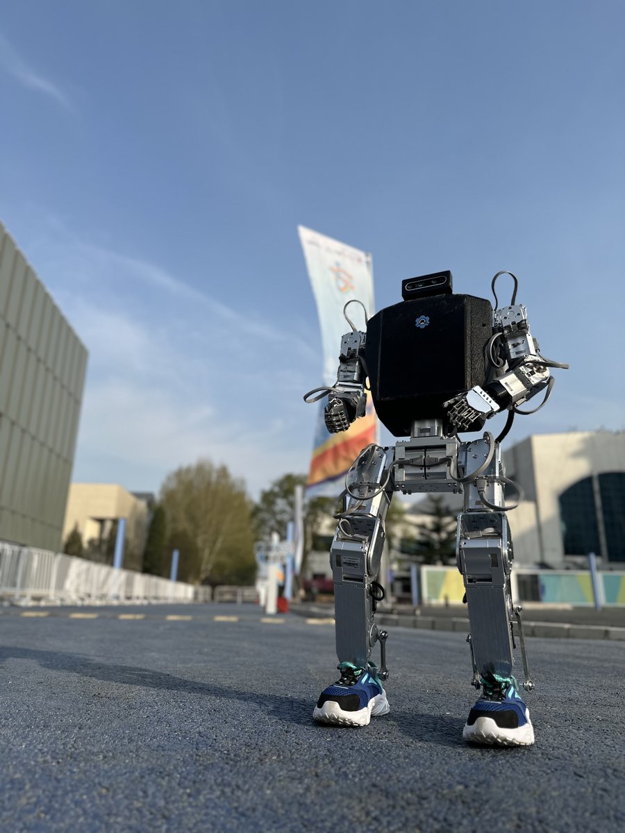 High Torque Robotics (@htrobotics) on Twitter photo Mini Hi is getting ready for a robot marathon test. 🏃♂️🤖
📍Beijing Yizhuang Mini Hi is getting ready for a robot marathon test. 🏃♂️🤖
📍Beijing Yizhuang