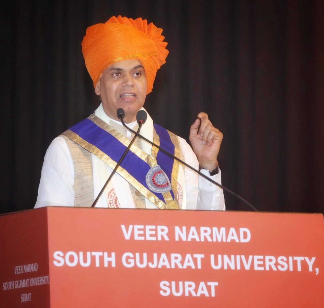 Gujarat Governor’s ‘came to plunder country’ remark causes stir in Parsi community