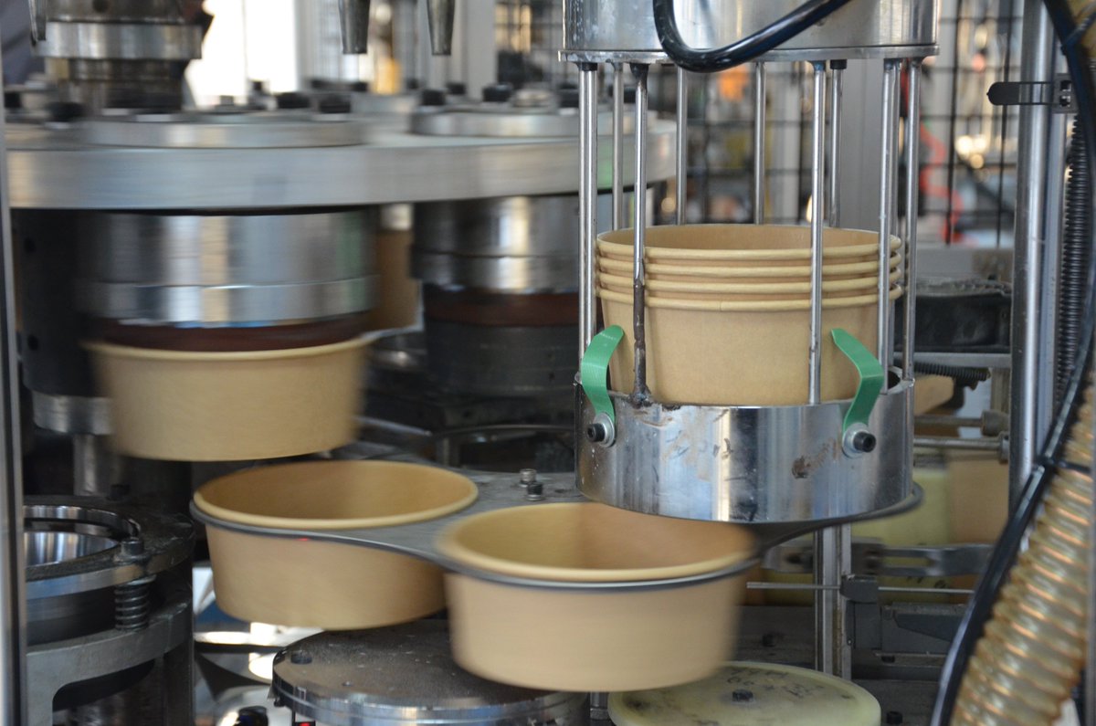 senangpacking's tweet photo. 🤩Show our kraft paper bowl in stock 
🚚Large quantities in warehouse, fast delivery
🤝Custom sizes and printing available
👇Inquiries are always welcome

WhatsApp: +86 15375297961
Website:https://t.co/LHIkfFUyTx
#paperbowl #kraftbowl #paperbowlfactory #tradewar #tariff #impost https://t.co/g6TvvKUiwJ