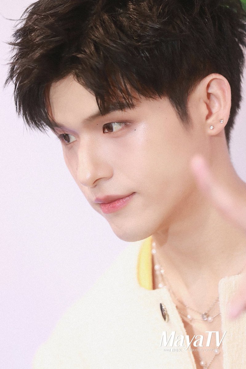4J0JMe's tweet photo. ก็คนข้างๆหล่อซะขนาดนี้ ไม่น่าถึงมีแมวแอบมองอยู่บ่อยๆ https://t.co/51cS8TVbYm
