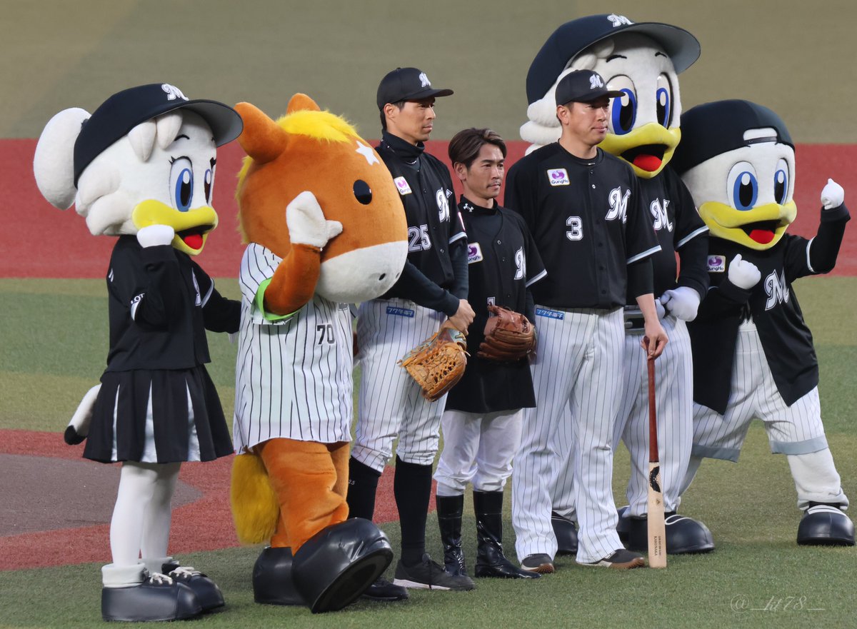 _kt78_'s tweet photo. 2025/04/11 ･ ZOZOマリンスタジアム
千葉ロッテマリーンズ VS 福岡ソフトバンクホークス 
JRA中山競馬場 皐月賞★ナイター
ファーストピッチセレモニー
 戸崎圭太 騎手 ♡ https://t.co/VLhMwMXkug