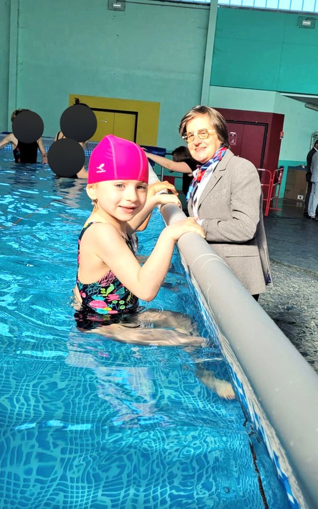 Académie de Besançon (@acbesancon) on Twitter photo La rectrice <a href="/NathalieAlber15/">Nathalie Albert-Moretti</a> s'est rendue ce matin au gymnase de Larians-et-Munans (70) observer une séquence d'aisance aquatique auprès d'élèves de moyenne section, réalisée dans un bassin mobile🏊
Un enjeu de santé publique majeur pour les enfants de 4 à 6 ans, avant l'été. La rectrice <a href="/NathalieAlber15/">Nathalie Albert-Moretti</a> s'est rendue ce matin au gymnase de Larians-et-Munans (70) observer une séquence d'aisance aquatique auprès d'élèves de moyenne section, réalisée dans un bassin mobile🏊
Un enjeu de santé publique majeur pour les enfants de 4 à 6 ans, avant l'été.