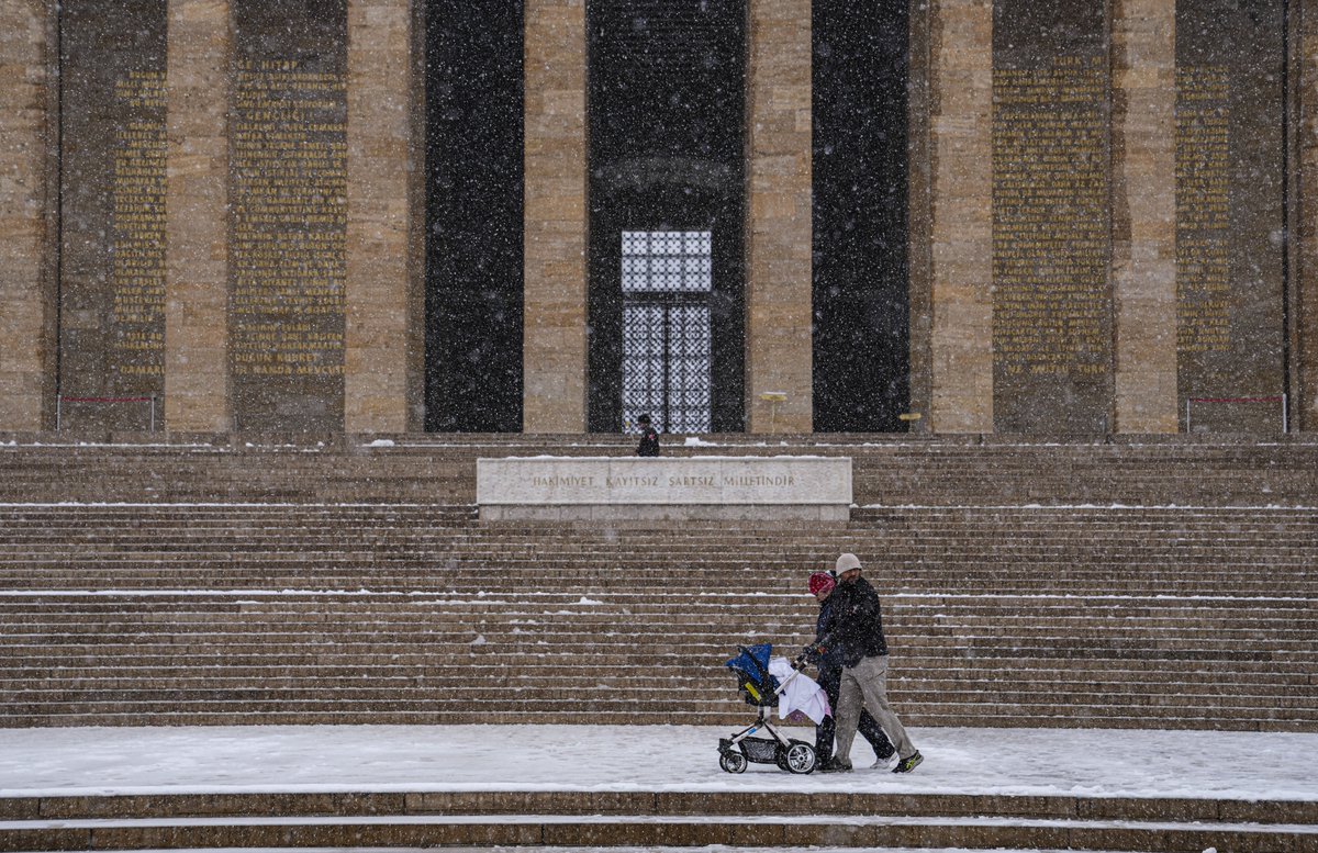 Anıtkabir beyaza büründü ❄️