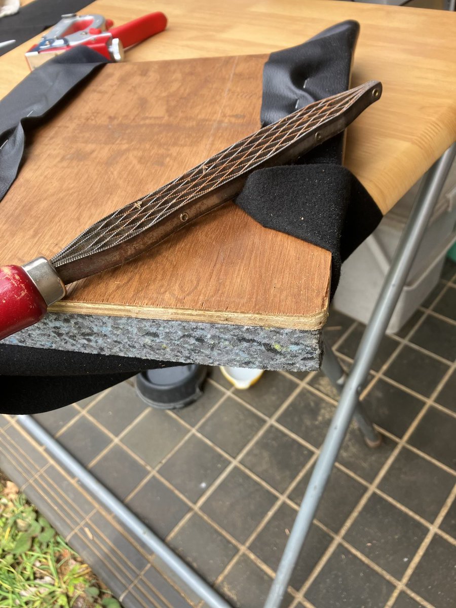shunsaito's tweet photo. 同じような製品を新品で買うと6,380円。
今回かかった金額は870円でした。
板は廃材を使ったから安かったけど、新しいのを買うとけっこう高いですね。
#DIY
#decora43 https://t.co/f529lEZEuc