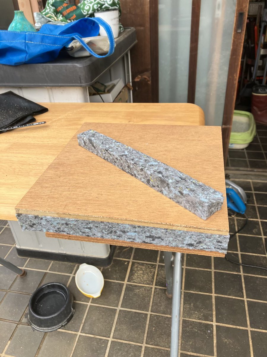 shunsaito's tweet photo. 同じような製品を新品で買うと6,380円。
今回かかった金額は870円でした。
板は廃材を使ったから安かったけど、新しいのを買うとけっこう高いですね。
#DIY
#decora43 https://t.co/f529lEZEuc
