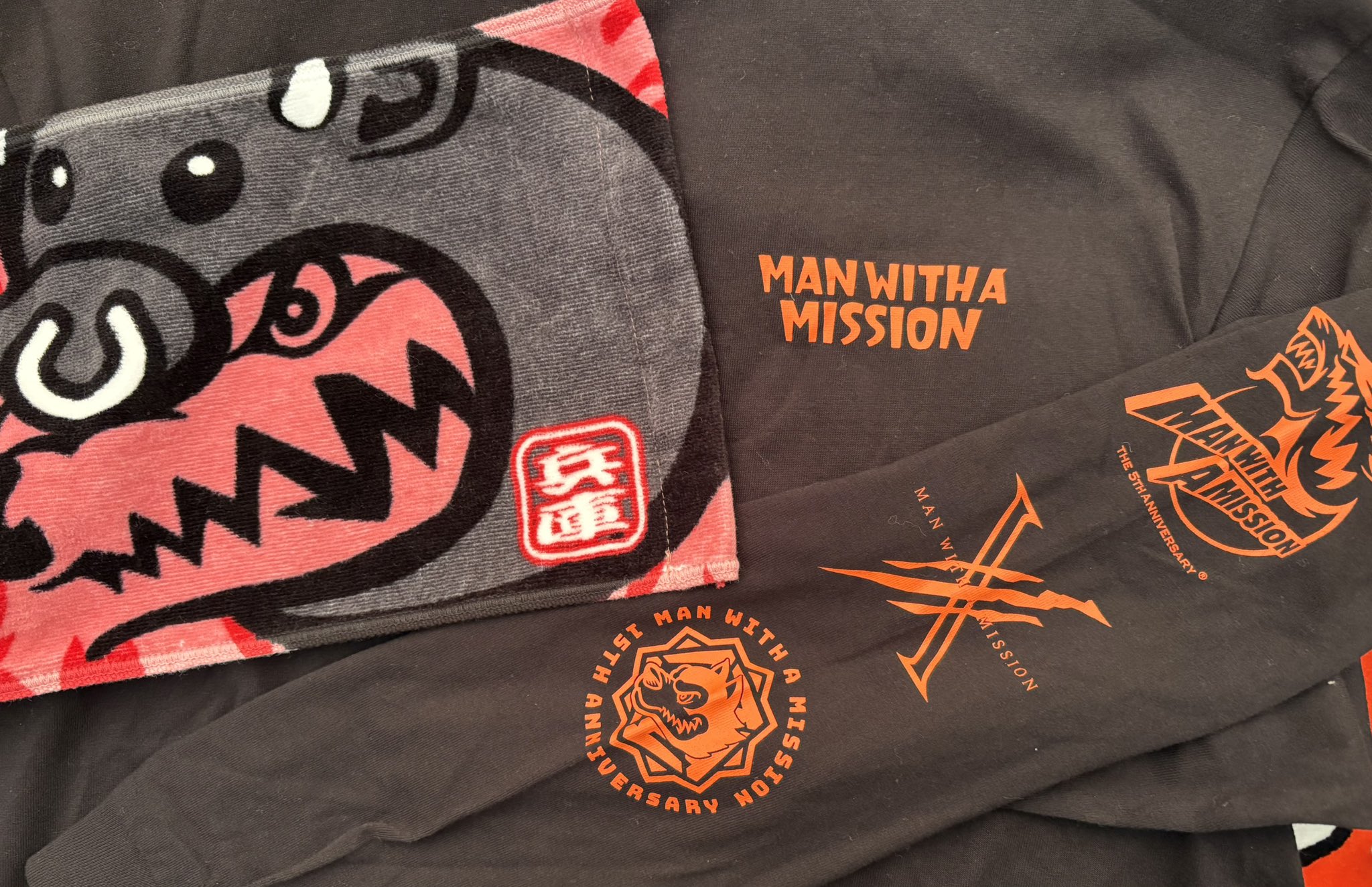 MAN WITH A MISSION THE•ブトン ロゴ生肉❶マンウィズ MAN WITH A MISSION | GoodsLookbook