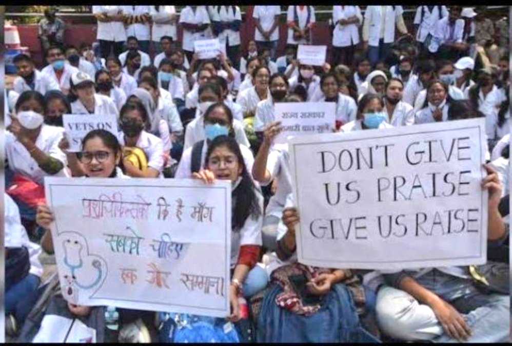 Honorable CM <a href="/BhajanlalBjp/">Bhajanlal Sharma</a> , it would be fair to increase the PG &amp;PhD stipend of Vet students as par with the medicos and Ayurveda . 
Animal husbandry is the backbone of the rural economy and its foundation is veterinarians...
#RajVets_PGPhD_stipend
<a href="/JoraramKumawat/">Joraram Kumawat</a> <a href="/1stIndiaNews/">First India News</a>