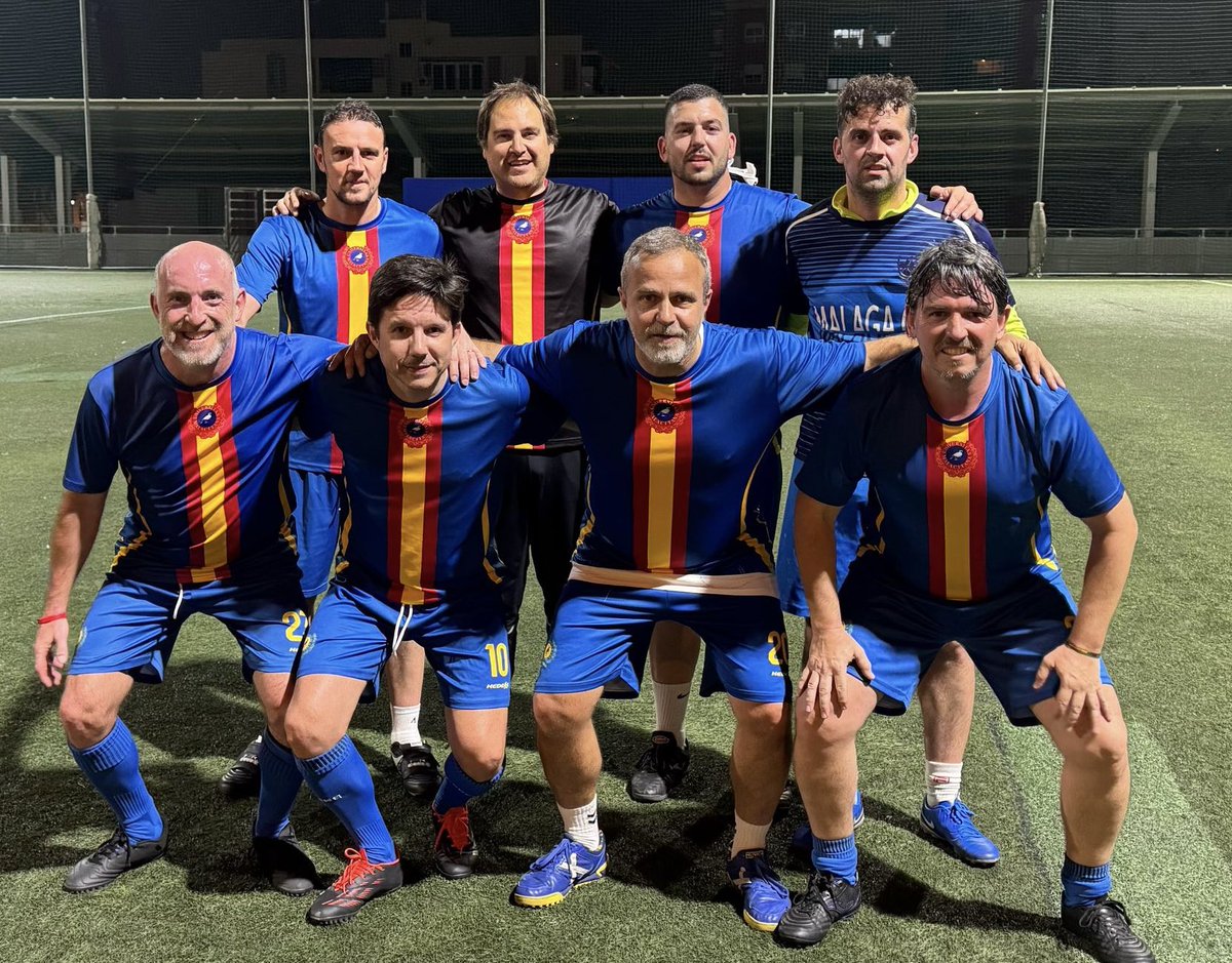 UMAEntranables's tweet photo. 🅵🅸🅽🅰🅻 ​ 🅳🅴🅻 ​ 🅿🅰🆁🆃🅸🅳🅾

🔵 Ayer disputamos un partido, en el que conseguimos una nueva victoria (7️⃣-4️⃣).

📝 Partido muy igualado, en el que se nos exigió mucho.
Pero al final se impuso nuestra calidad.

ɢᴏʟᴇꜱ:

Isidro ⚽️⚽️
Virgilio ⚽️⚽️
Javi ⚽️
Dani ⚽️
Ettore ⚽️ https://t.co/8AeTDuUCES