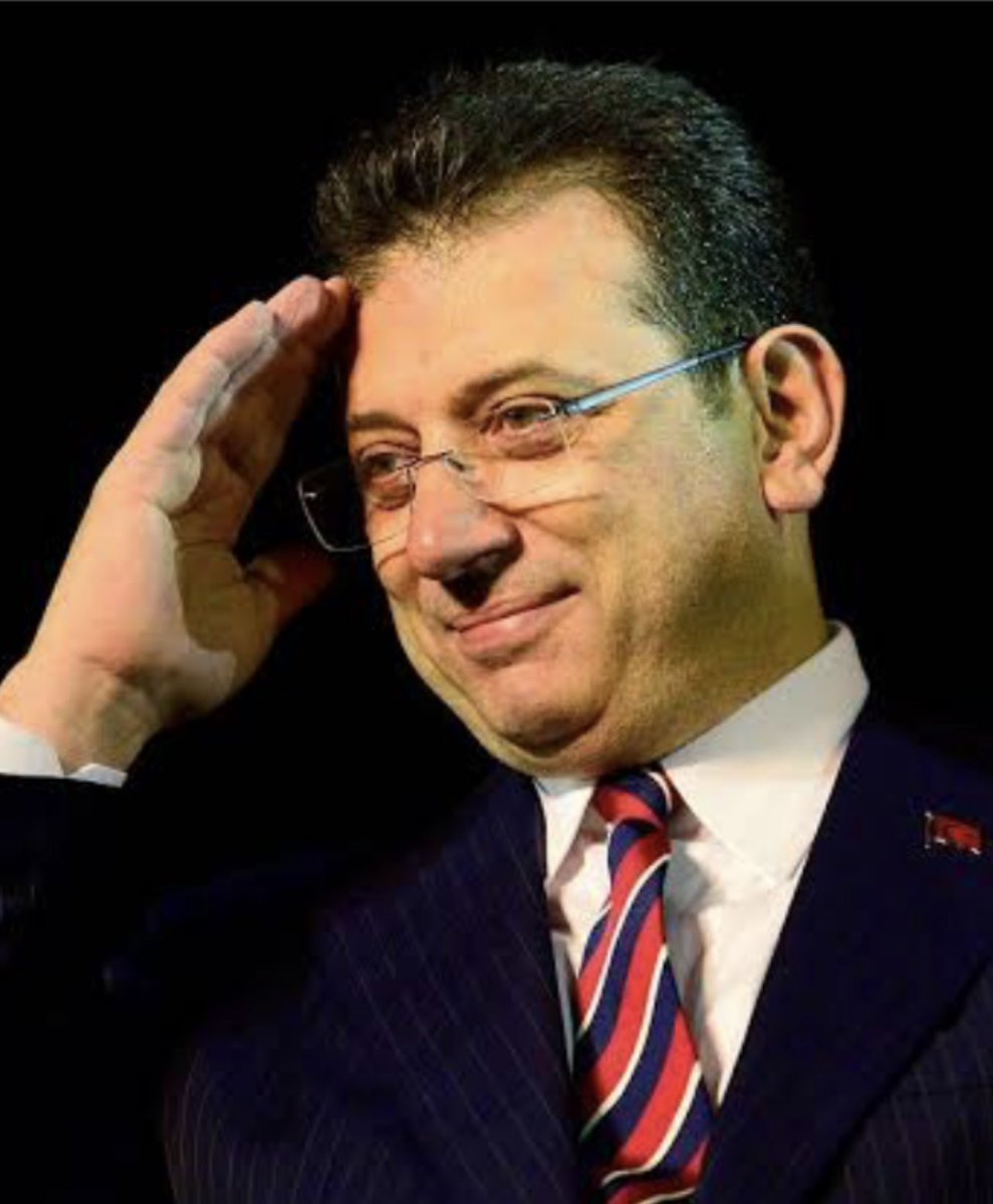 AvEceGuner's tweet photo. Ekrem Başkanımızı o duruşma salonunda, hem de Silivri’de görmek ağır geliyor... 

Ancak sonra öyle muhteşem bir “savunma”(!) yaptı ki - tarih yazdı! 

O ışığı söndüremezsiniz. 

O ışık, Silivri zindanından tüm ülkemizi aydınlatıyor, daha da aydınlatacak. 

#Ekremİmamoğlu https://t.co/nxX7fYZEKw