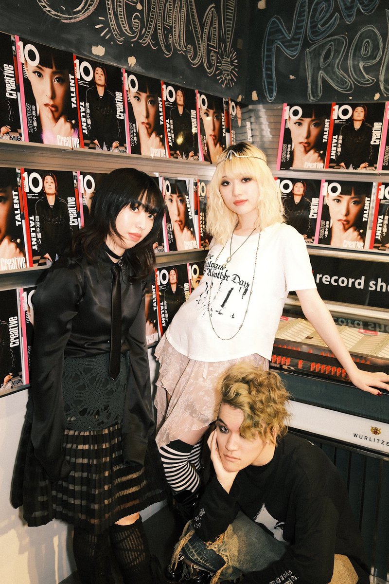 10magazinejapan's tweet photo. 福島リラ、AMIAYAも来場!『10 MAGAZINE JAPAN』2025年春夏号発刊パーティーを開催。
https://t.co/L0oJTx8NPS
#amiaya #rilafukushima #licaxxx #brandysenki #ブランデー戦記 #10magazinejapan #party https://t.co/IceSIQddJ9