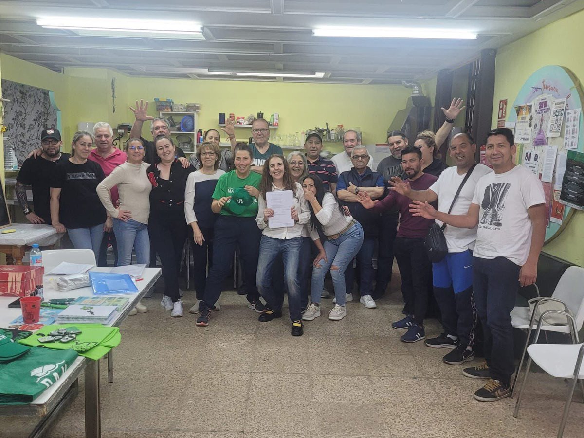 ¡CONSEGUIMOS ALQUILER SOCIAL POR 7 AÑOS!
Después de suspender 2 veces el desahucio nuestra compha Maria José firmar por fin su alquiler social con #BuildingCenter X 7 años y una cuota de 160€
¡ENHORABUENA Maria Jose💚
<a href="/LA_PAH/">Plataforma de Afectadas por la Hipoteca</a> 
#LogrosPAH  
#LogrosPahSevilla