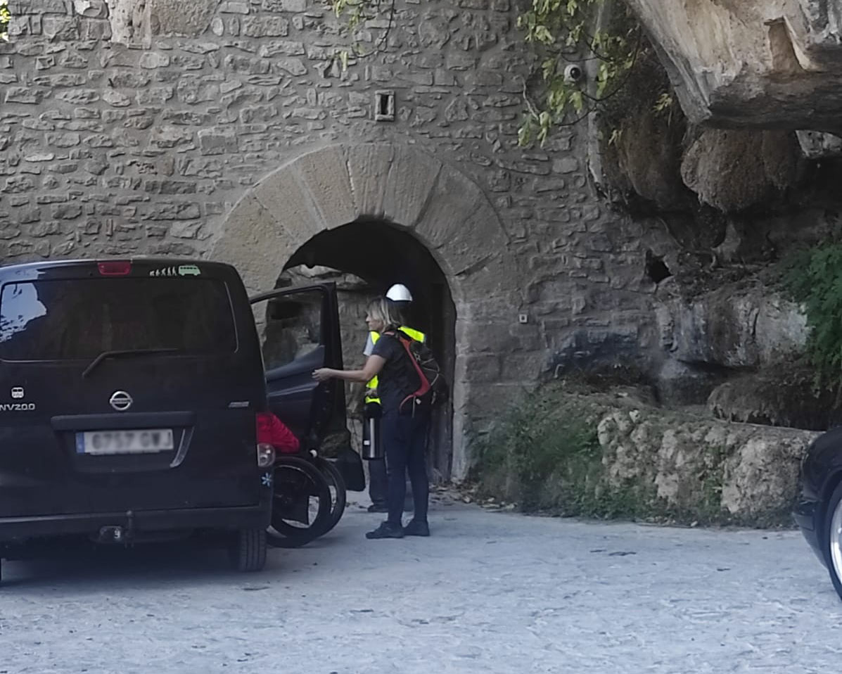 👩‍🦽A #SantMiqueldelFai apostem per l'accessibilitat
🅿️En reservar entrades, es pot sol·licitar fins a dues places d’aparcament per poder arribar amb cotxe fins a la mateixa portalada d’accés, passant per sota el pont del Rossinyol i pel pas de la Foradada