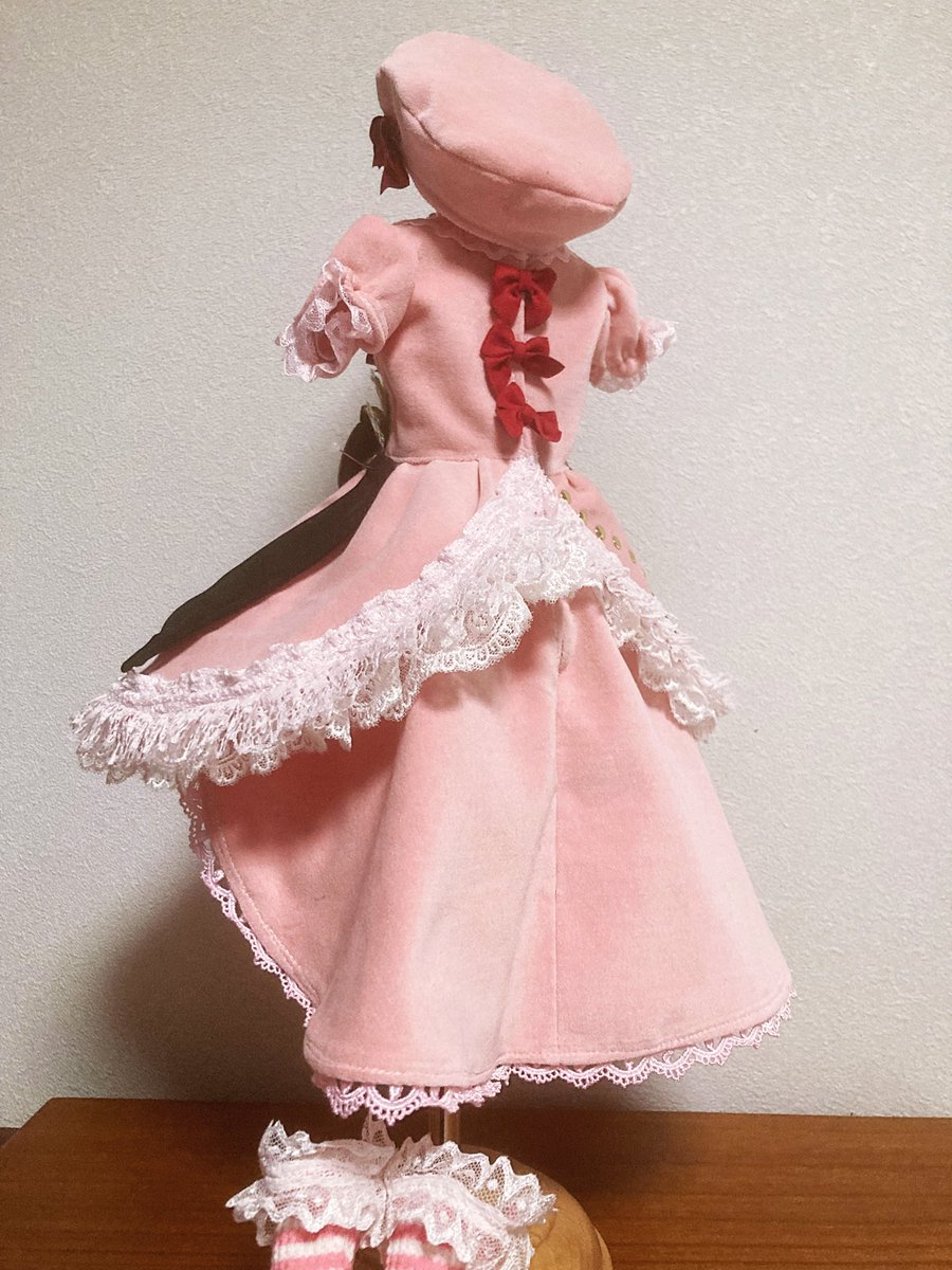 mashir0's tweet photo. うみねこの鳴く頃に ラムダデルタ
MSD用 ドレス 完成致しました。
起毛生地でのオーダーでしたので非常に高価な国産別珍生地を使用させて頂きました。
優しいピンク色の色合いに合わせてレースも手染めしております。
#うみねこのなく頃に
#umineko #07th
#うみねこFA
#Umineko
#うみねこ https://t.co/tle2sD4bnt