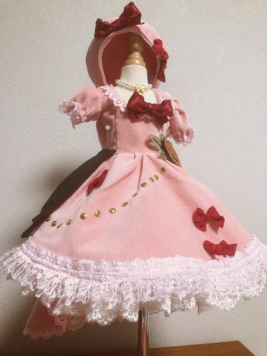 mashir0's tweet photo. うみねこの鳴く頃に ラムダデルタ
MSD用 ドレス 完成致しました。
起毛生地でのオーダーでしたので非常に高価な国産別珍生地を使用させて頂きました。
優しいピンク色の色合いに合わせてレースも手染めしております。
#うみねこのなく頃に
#umineko #07th
#うみねこFA
#Umineko
#うみねこ https://t.co/tle2sD4bnt