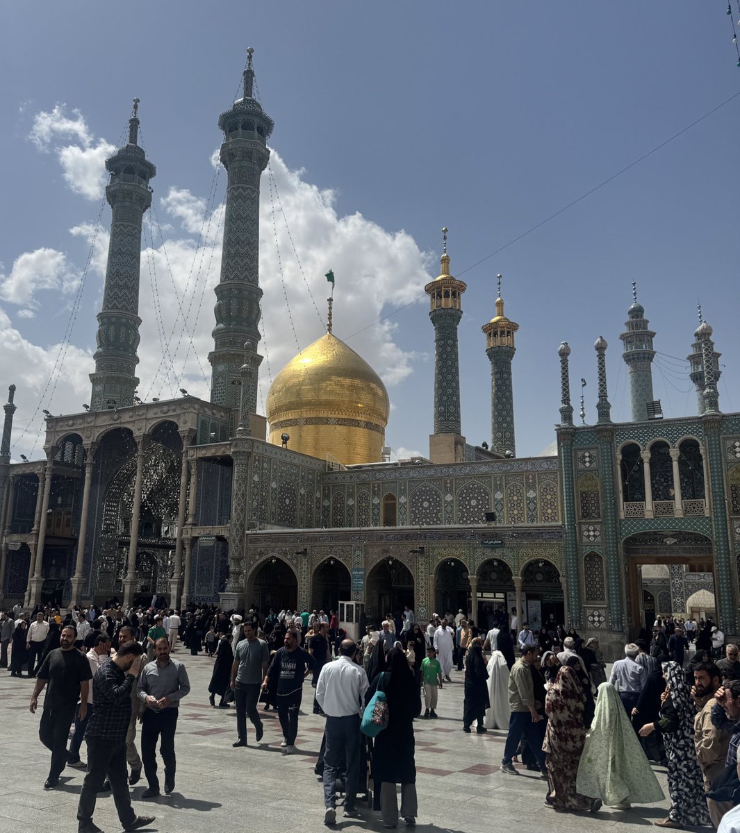 سلام 
حرم حضرت معصومه(س) به یادتون هستم.
