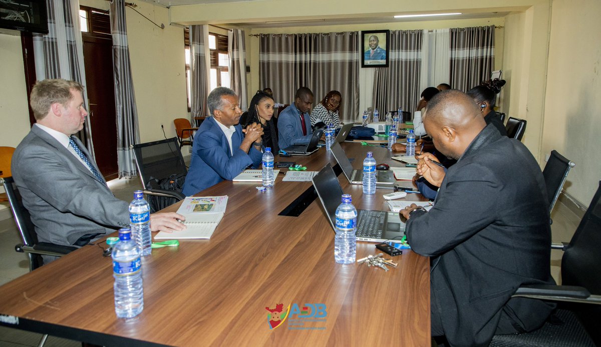 ADB_Burundi's tweet photo. Ce vendredi 11 avril 2025, l'@ADB_Burundi a accueilli une équipe d'experts de la Banque Mondiale œuvrant dans le secteur minier pour échanger sur le rôle et les actions de l'ADB dans l'appuie des investisseurs du secteur minier ainsi que la promotion de ce secteur https://t.co/Pb381caIDT