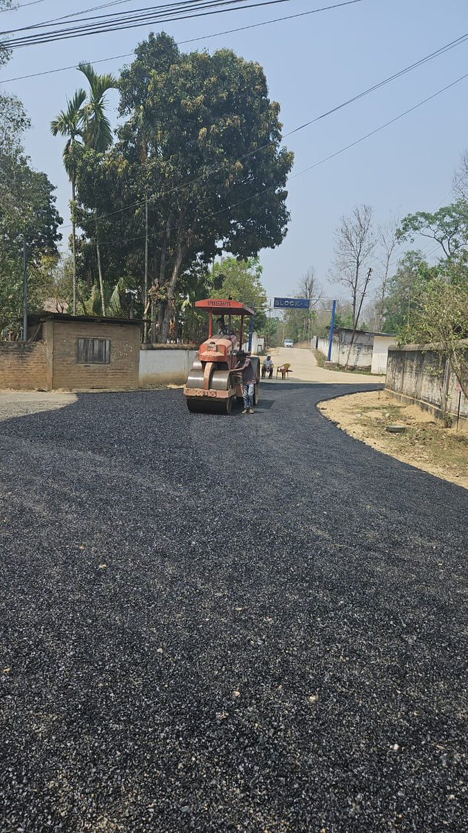 jacob_zhimomi's tweet photo. Inspected the road construction connecting Diphupar B and Chekiye village via Agri Expo this morning.
@narendramodi
@AmitShah
#constituencyupdates https://t.co/929xraqUCz